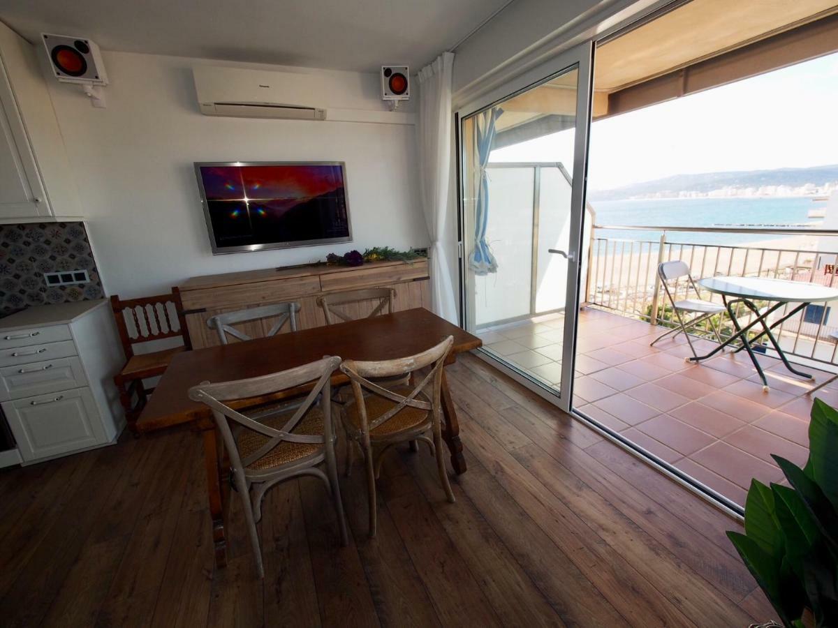 Seafront Apartment In Паламос Экстерьер фото